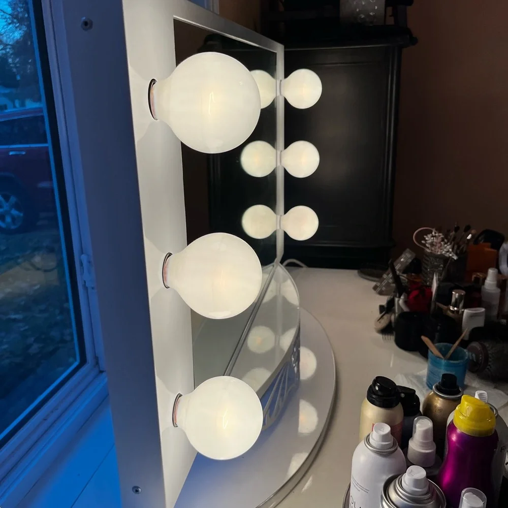 Vanity Girl Hollywood Mirror lighted dimmable stand